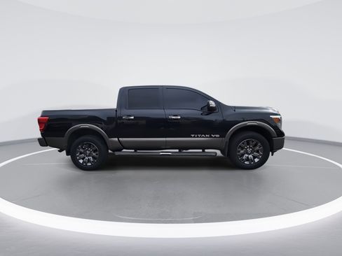 Used 2019 Nissan Titan Platinum Reserve image 9