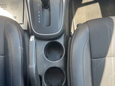Used 2019 Chevrolet Trax LT w/ LT Convenience Package FWD image 24