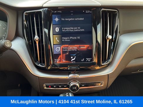 Used 2018 Volvo XC60 T5 Momentum w/ Convenience Package image 5