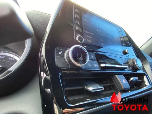 Used 2022 Toyota Highlander XSE AWD/4WD image 45