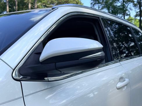 Used 2018 Toyota Highlander XLE FWD image 18