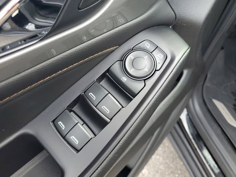 Used 2020 Chevrolet Traverse LS image 19