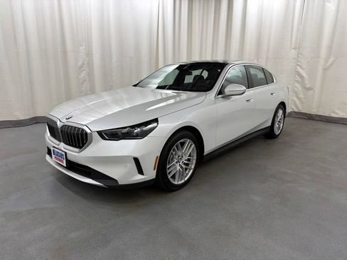 Used 2024 BMW 530i xDrive w/ Premium Package AWD/4WD image 2