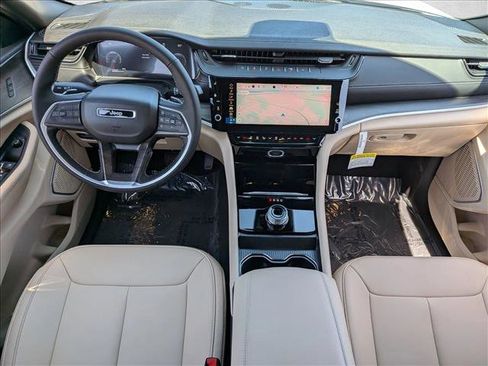 New 2026 Jeep Grand Cherokee Limited RWD image 10