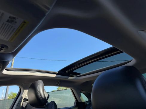 Used 2014 Lincoln MKZ FWD image 16