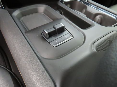 Used 2025 GMC Sierra 3500 AT4 w/ AT4 Premium Plus Package image 72