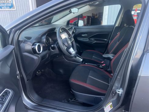 Used 2024 Nissan Versa SR image 11