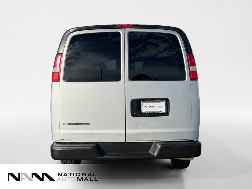 Used 2019 Chevrolet Express 3500 LS RWD image 4