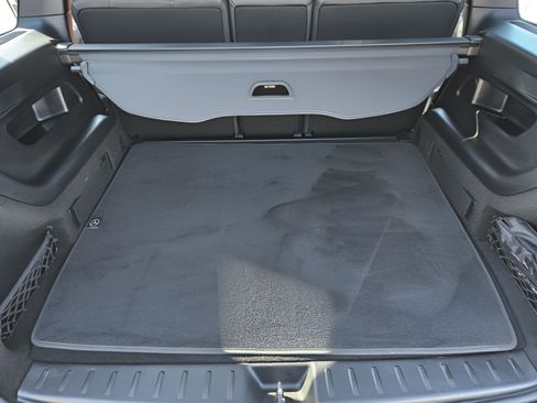 Used 2025 Mercedes-Benz GLB 35 AMG GLB 35 AMG image 32