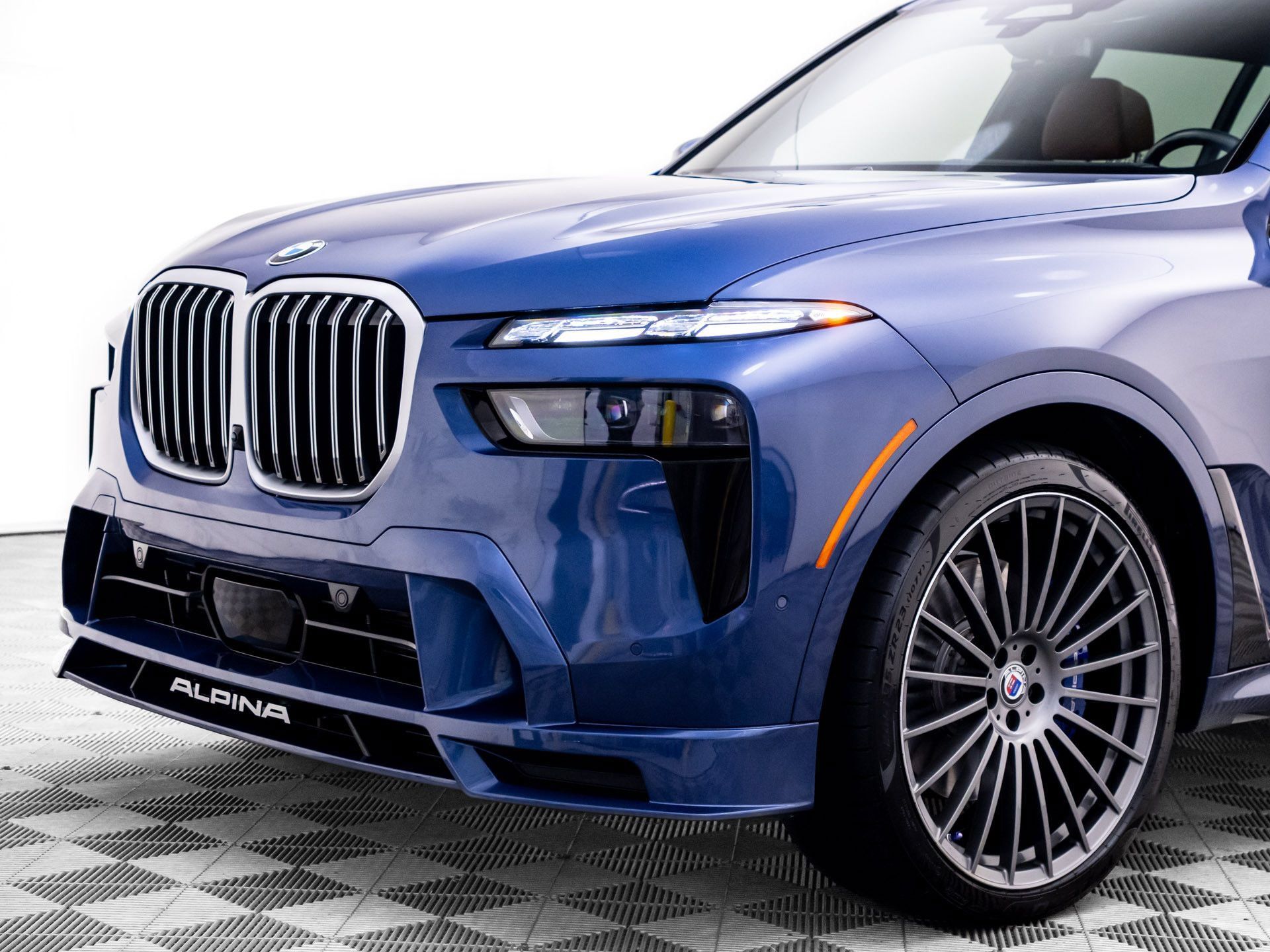Used 2024 BMW ALPINA XB7 AWD/4WD image 44