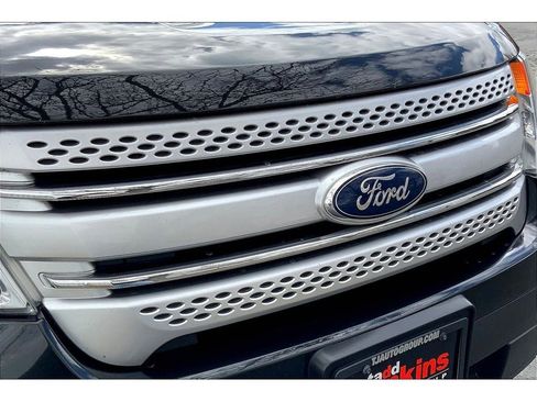 Used 2013 Ford Explorer XLT image 32