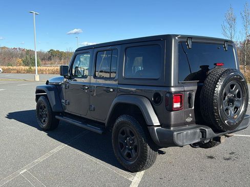 Used 2019 Jeep Wrangler Unlimited Sport image 10