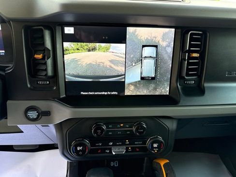 Used 2023 Ford Bronco Badlands w/ Sasquatch Package AWD/4WD image 15