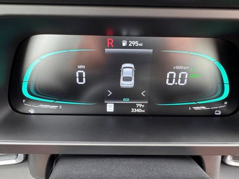 Used 2026 Hyundai Elantra Hybrid FWD image 25