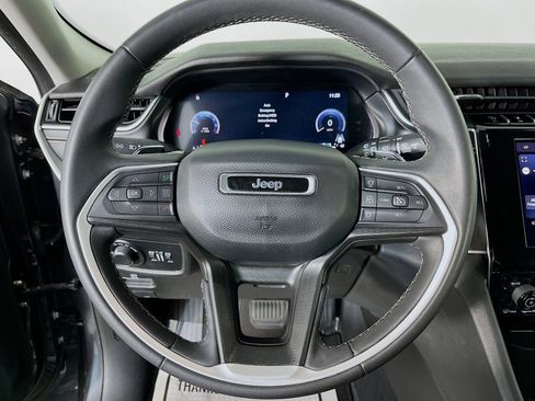 Used 2023 Jeep Grand Cherokee Laredo RWD image 14