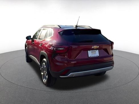 Used 2025 Chevrolet Trax LT image 10