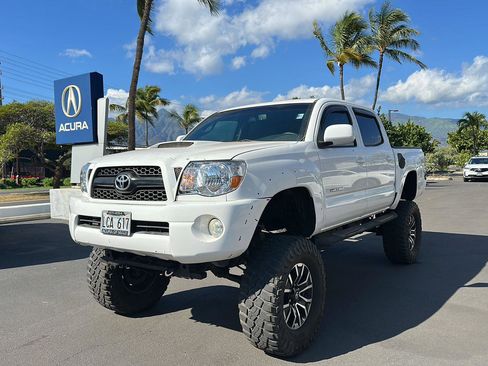 Used 2011 Toyota Tacoma PreRunner image 1
