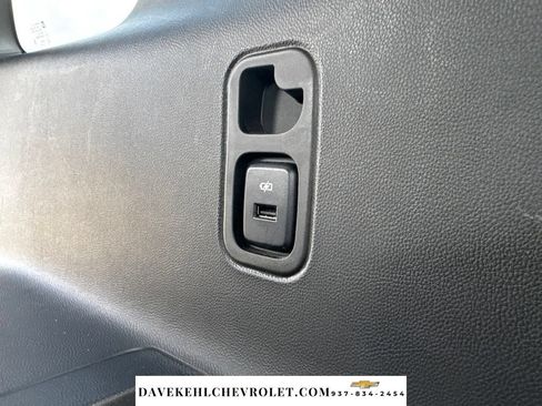 Used 2023 Chevrolet Traverse RS FWD image 37