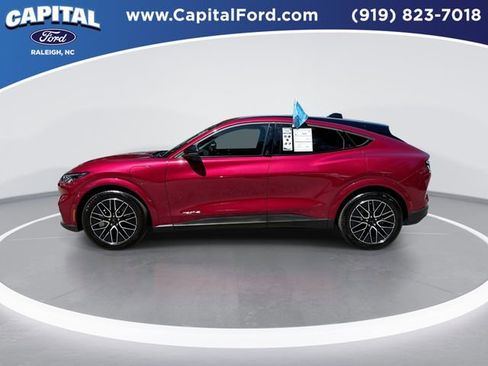 Certified 2025 Ford Mustang Mach-E Premium AWD/4WD image 5