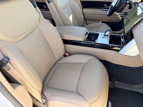 New 2026 Land Rover Range Rover SE image 10