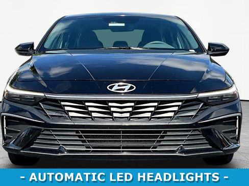 Used 2024 Hyundai Elantra SEL FWD image 2