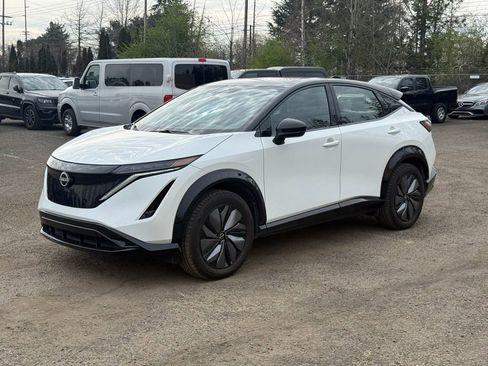 Used 2024 Nissan Ariya AWD image 2