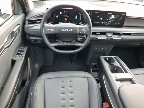 Certified 2024 Kia EV9 Wind image 14