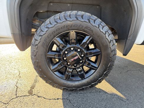 Used 2024 GMC Sierra 2500 AT4 w/ AT4 Premium Plus Package image 34