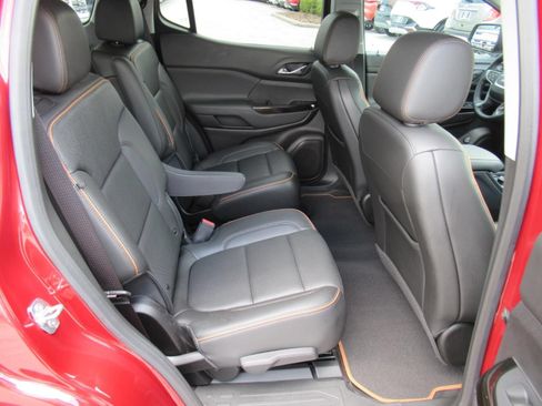 Used 2023 GMC Acadia AT4 w/ Technology Package AWD/4WD image 31