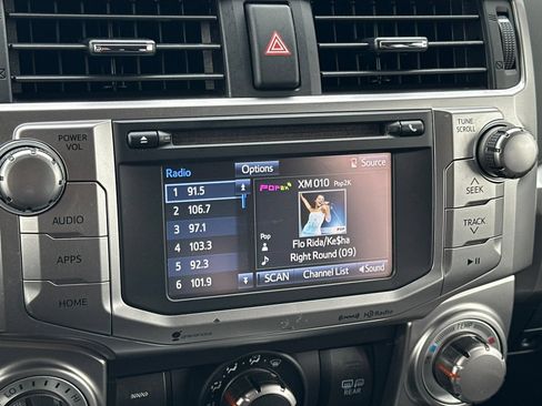 Used 2016 Toyota 4Runner SR5 AWD/4WD image 18