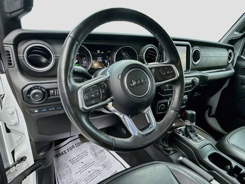 Used 2022 Jeep Wrangler Unlimited Sahara w/ Cold Weather Group AWD/4WD image 12