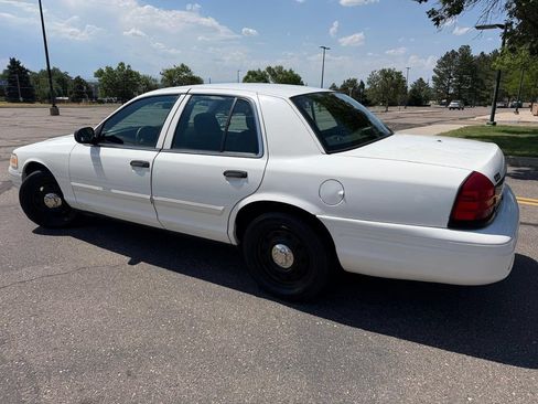 Used 2010 Ford Crown Victoria Police Interceptor RWD image 2
