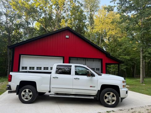 Used 2016 Chevrolet Silverado 2500 LTZ w/ Duramax Plus Package AWD/4WD image 6
