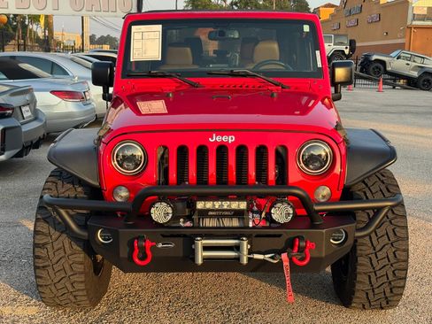 Used 2016 Jeep Wrangler Rubicon w/ Power Convenience Group AWD/4WD image 2