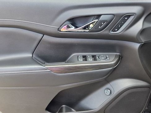 Certified 2019 GMC Acadia SLT AWD/4WD image 18
