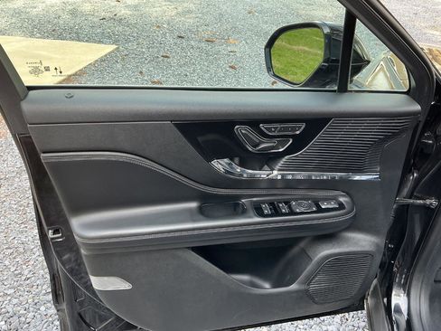 Used 2020 Lincoln Corsair AWD w/ Equipment Group 101A image 9