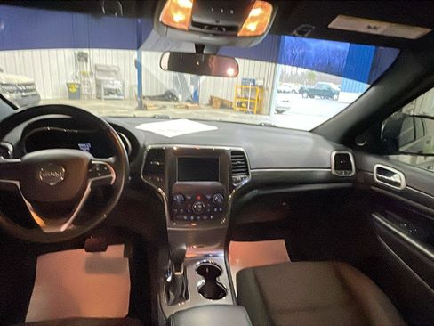 Used 2021 Jeep Grand Cherokee Laredo w/ Security & Convenience Group image 11