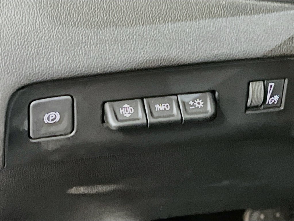 Used 2022 Buick Enclave Premium w/ Surround and Sites Package AWD/4WD image 10