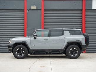 Used 2024 GMC Hummer EV 2X w/ Extreme Off-Road Package AWD/4WD video 2