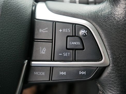 Used 2021 Toyota Sienna XLE w/ XLE Plus Package AWD/4WD image 29