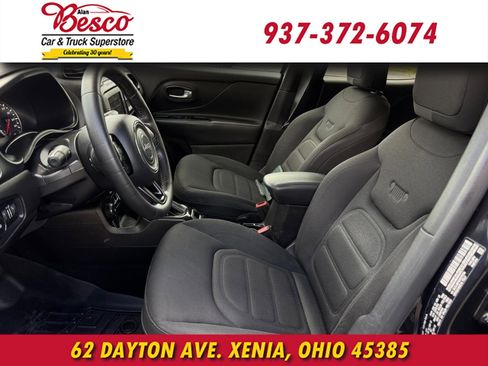 Used 2016 Jeep Renegade Latitude AWD/4WD image 10