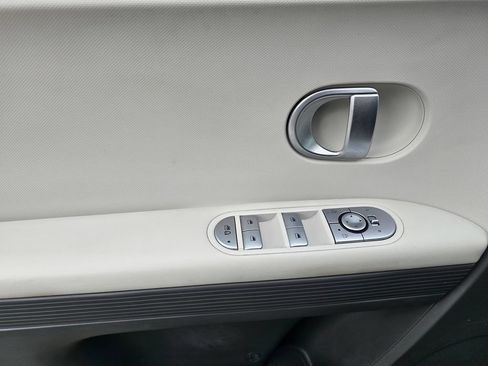 Certified 2024 Hyundai Ioniq 5 SE RWD image 22