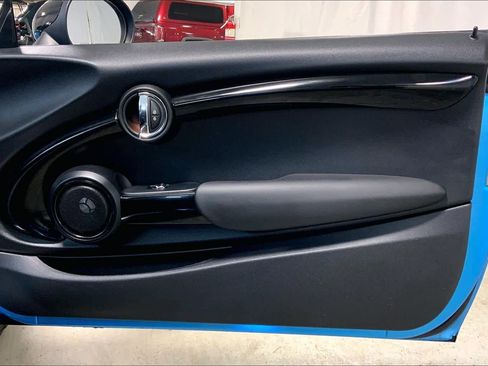 Used 2019 MINI Cooper S w/ Signature Upholstery Package image 22