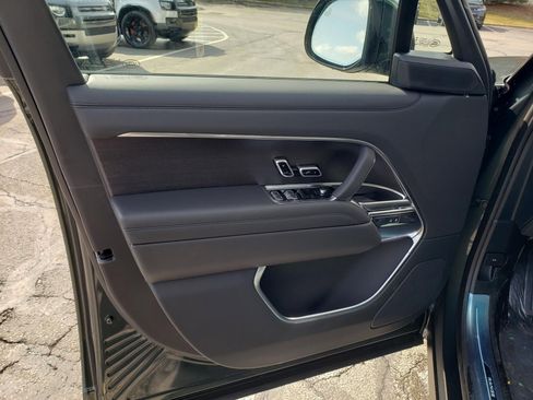 New 2026 Land Rover Range Rover SE image 10