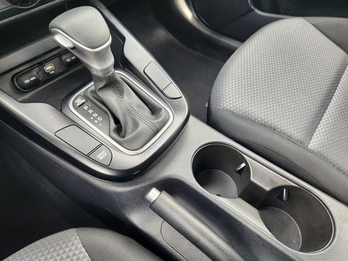 Used 2025 Kia Soul LX image 9