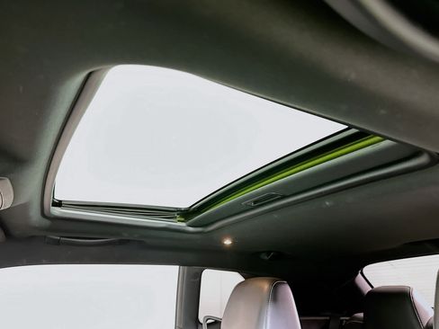 Used 2015 Dodge Challenger SRT w/ Technology Group image 26