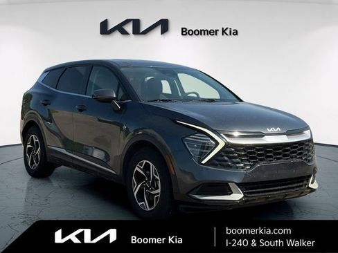 Used 2024 Kia Sportage LX FWD image 3