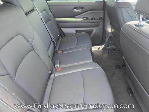 New 2026 Nissan Pathfinder SL w/ SL Premium Package (P04) AWD/4WD image 17