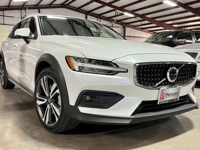Used 2024 Volvo V60 B5 Cross Country Plus