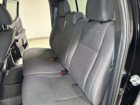 Used 2017 Toyota Tacoma TRD Off-Road image 23